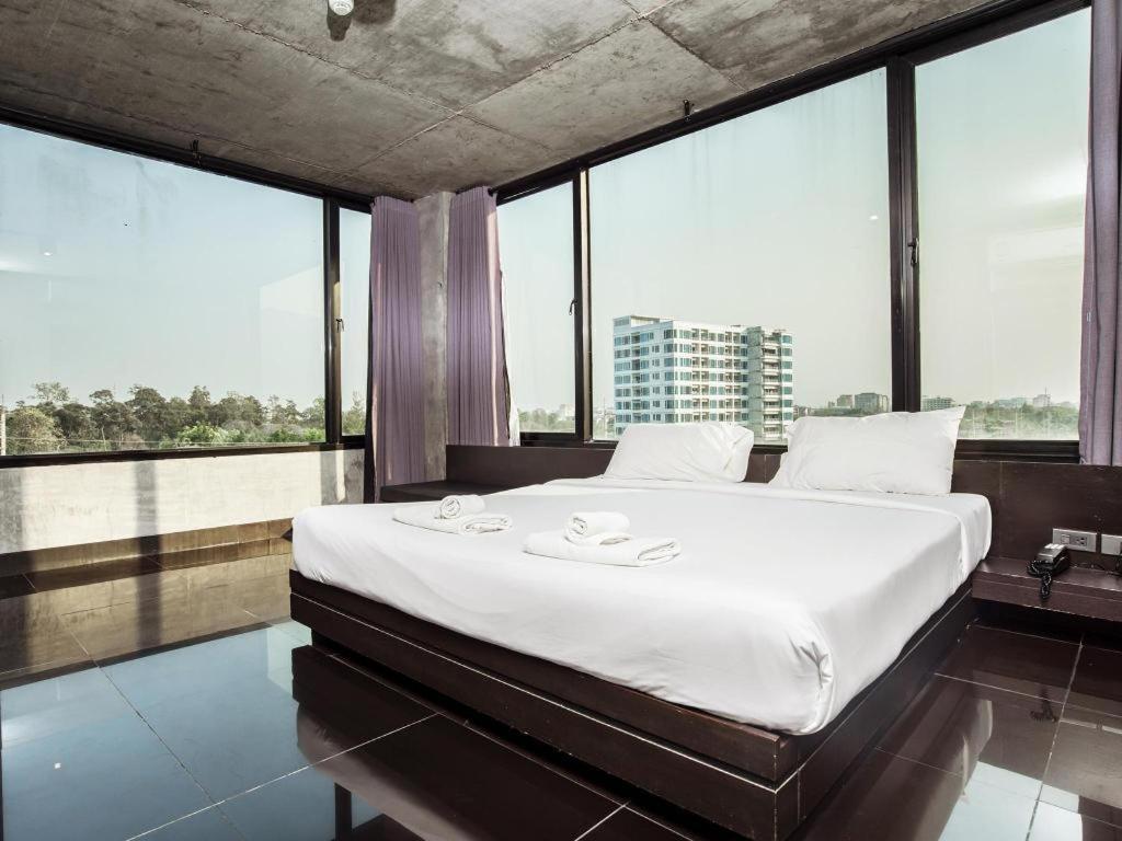B2 Black Business And Budget Hotel Чиангмай Экстерьер фото