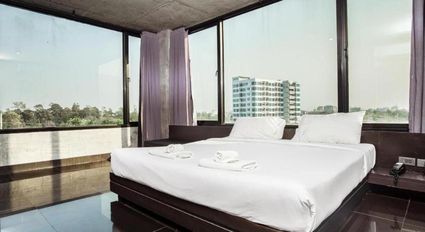 B2 Black Business And Budget Hotel Чиангмай Экстерьер фото