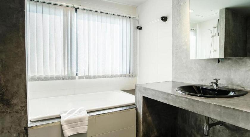 B2 Black Business And Budget Hotel Чиангмай Экстерьер фото