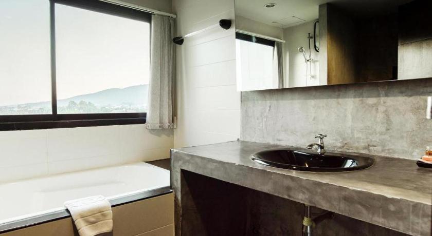 B2 Black Business And Budget Hotel Чиангмай Экстерьер фото
