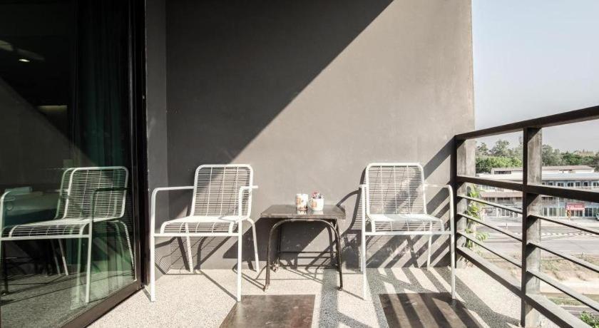 B2 Black Business And Budget Hotel Чиангмай Экстерьер фото